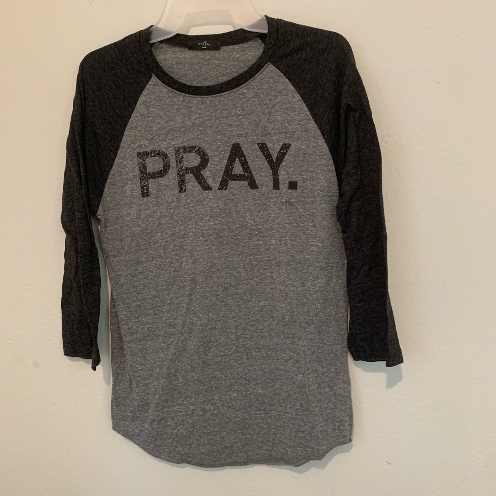 Pray tshirt S